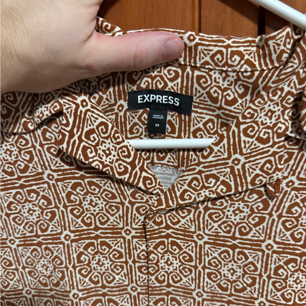 Express terracotta pattern button down - Picture 3 of 3